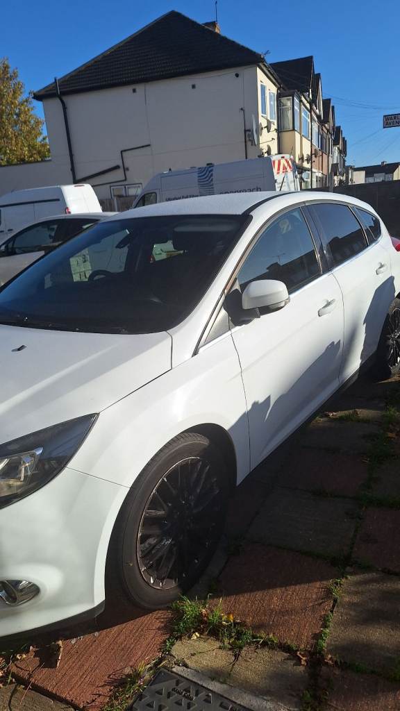 Ford, FOCUS, Hatchback, 2014, Manual, 998 (cc), 5 doors