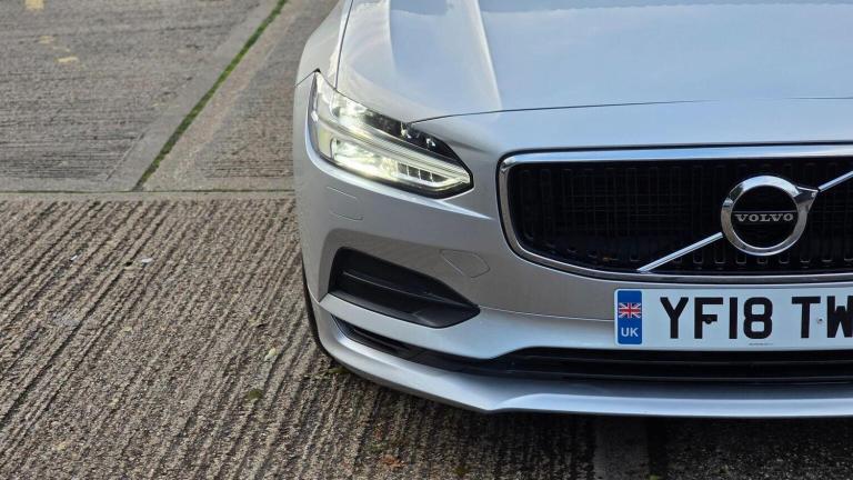 VOLVO S90 2.0 D4 Momentum Auto Euro 6 (s/s) 4dr 2018