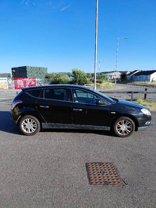 Chrysler, DELTA, Hatchback, 2011, Manual, 1598 (cc), 5 doors