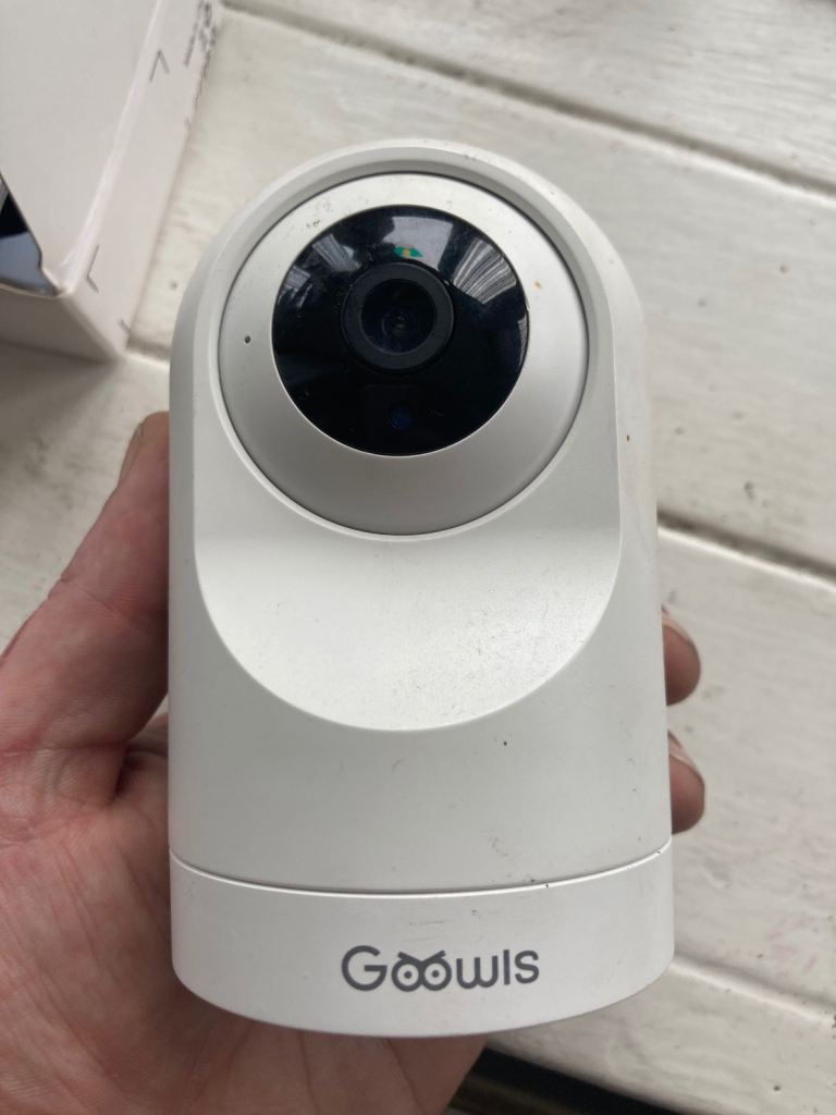 Goowls Security Camera - White, As Good As New