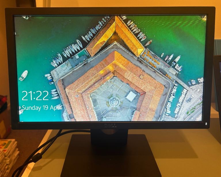 Dell monitor vga & display port connection