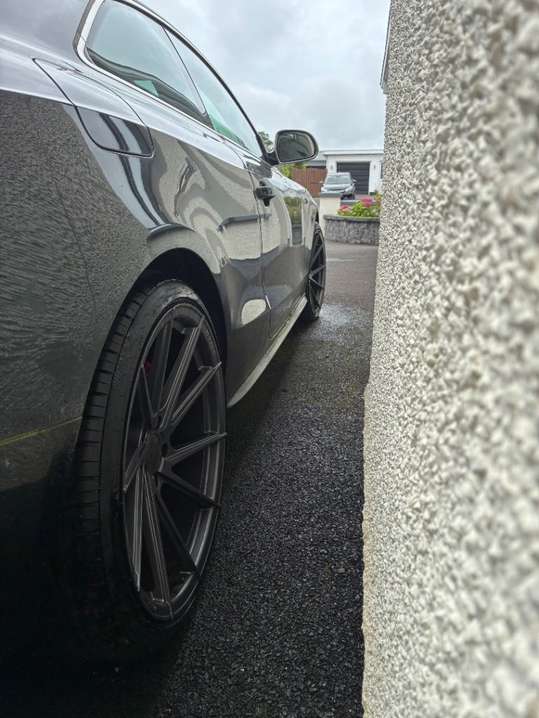 Audi 20 x 11inch directional concave rims and tires 