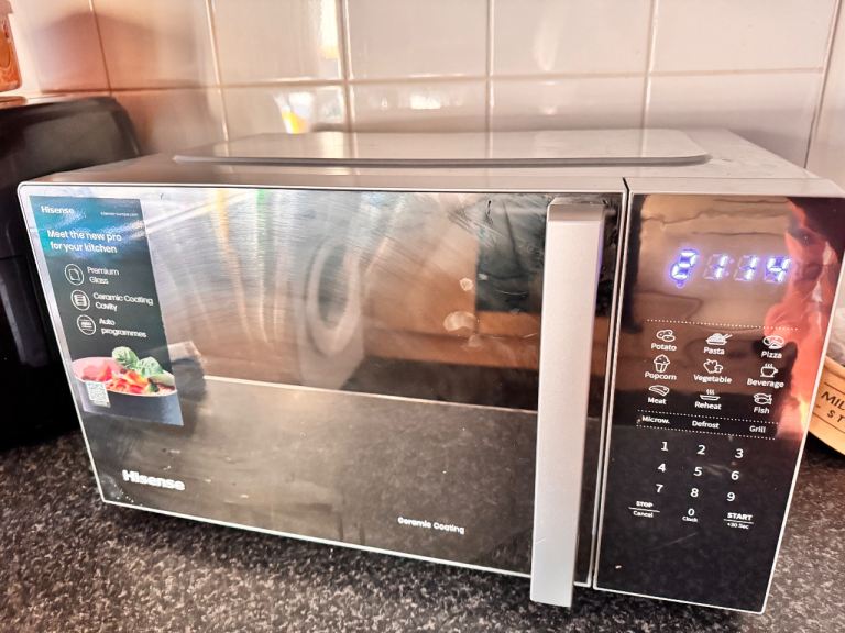 Hisense Microwave 