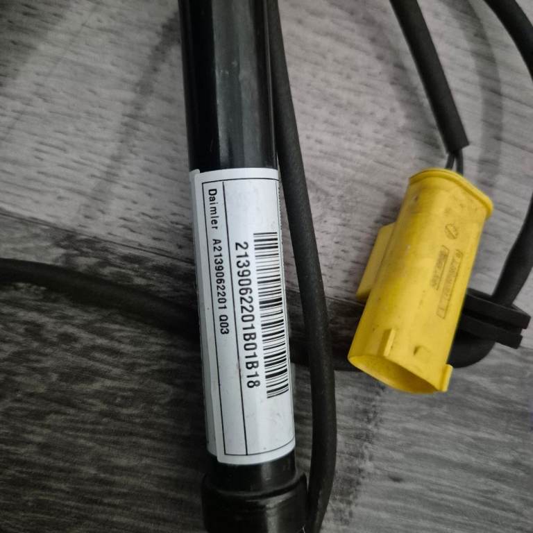 Mercedes w213 bonnet Left & Right Active Bonnet Actuator Hinge Sensor Pedestrian A2059060002