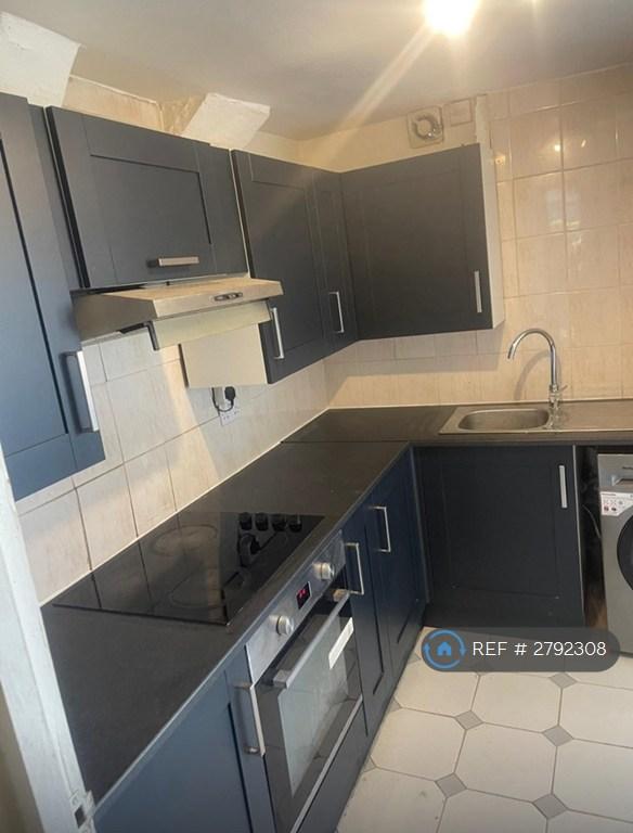 3 bedroom house in Marmadon Road, London, SE18 (3 bed) (#2792308)