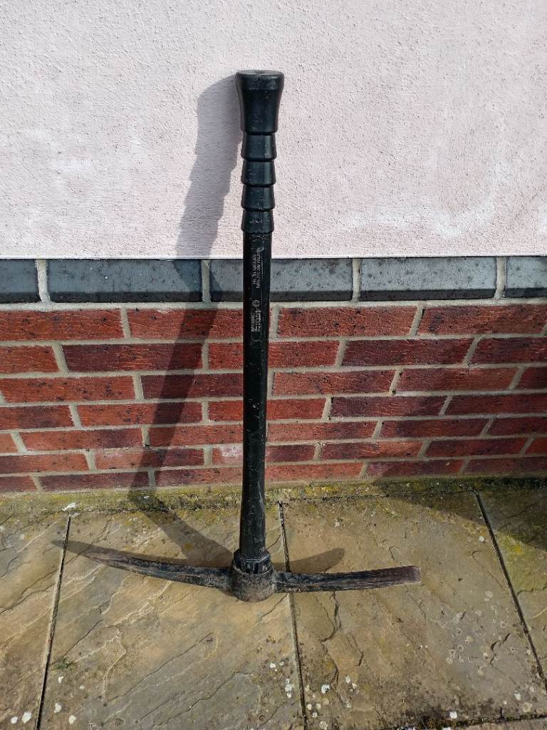 7lb pickaxe in great condition