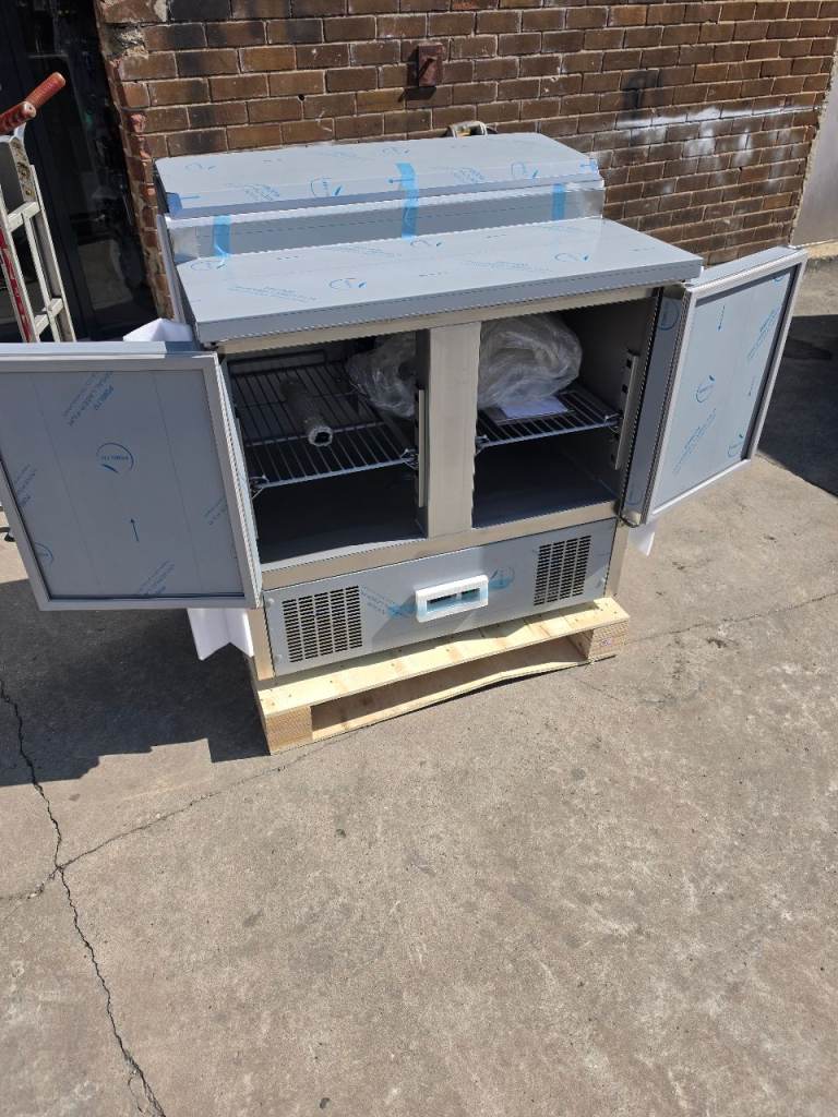 2 door pizza prep station topping fridge salad fridge 