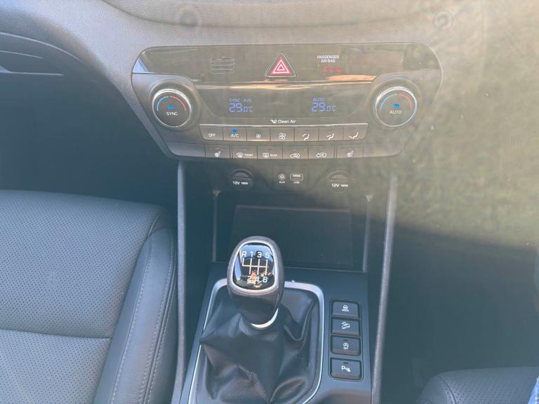 2015 Hyundai TUCSON 1.7 CRDi Blue Drive Premium 5dr 2WD ESTATE Diesel Manual