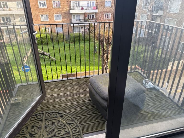 2 bed in Hackney looking for 2 bed gf flat/maisonette in East London