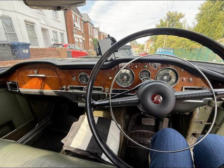 A CLASSIC 1965 HUMBER SUPER SNIPE LUXURIOUS CLASSIC CAR
