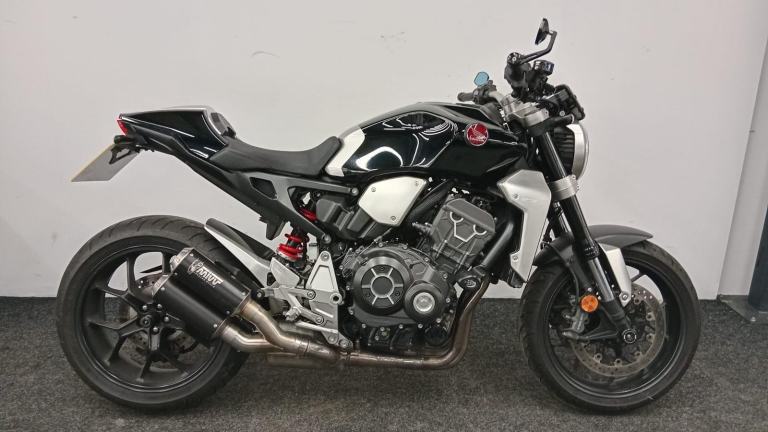 HONDA CB1000R ** MIVV EXHAUSTS - TAIL TIDY - 12 MONTH MOT **