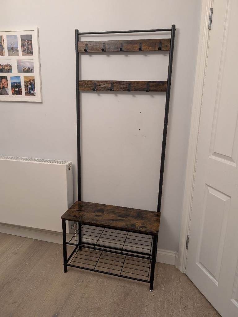 Coat rack and shoe storage 