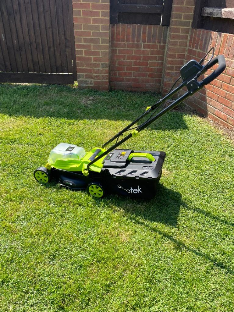 Lawnmower 