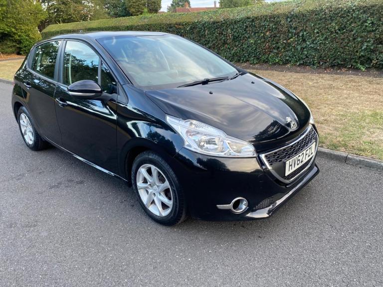 Peugeot, 208, Hatchback, 2012, Manual, 1199 (cc), 5 doors