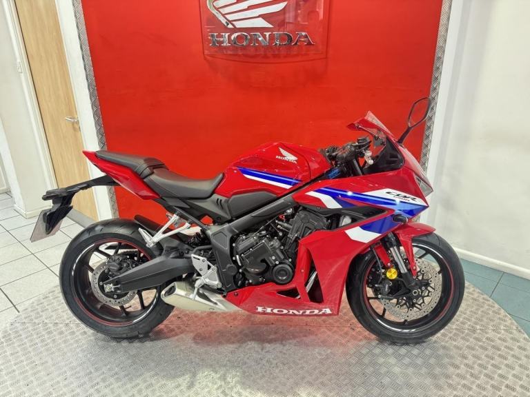 Brand new 2026 Honda CBR650R E-Clutch