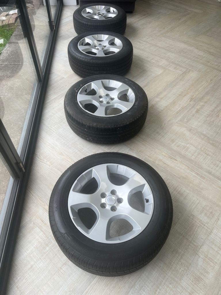 Land Rover discovery sport alloys with tyres 