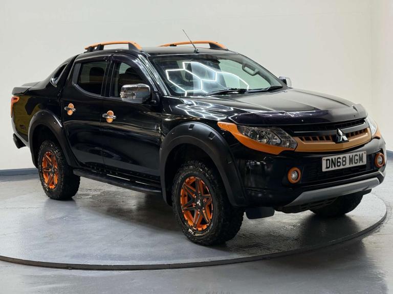 2018 Mitsubishi L200 2.4 L200 Barbarian SVP II DI-D Auto 4WD Pickup Diesel Automatic