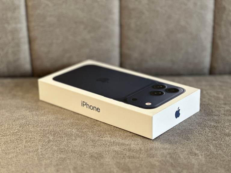 iPhone 17 Pro Max 256GB Deep Blue - In Hand & Sealed