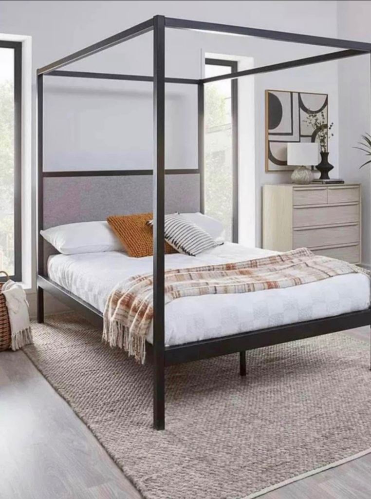 New Double Bed New 4-Poster Bed New Double Bedframe New 4ft 6 Bed 