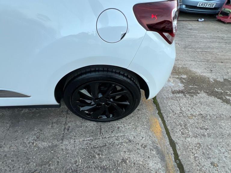 2017 DS Automobiles DS 3 1.2 PureTech 82 Connected Chic 3dr HATCHBACK PETROL Manual