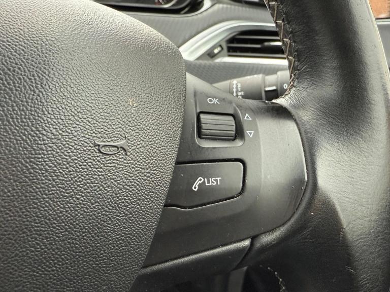 2016 Peugeot 208 1.2 PureTech 110 Allure 3dr HATCHBACK PETROL Manual