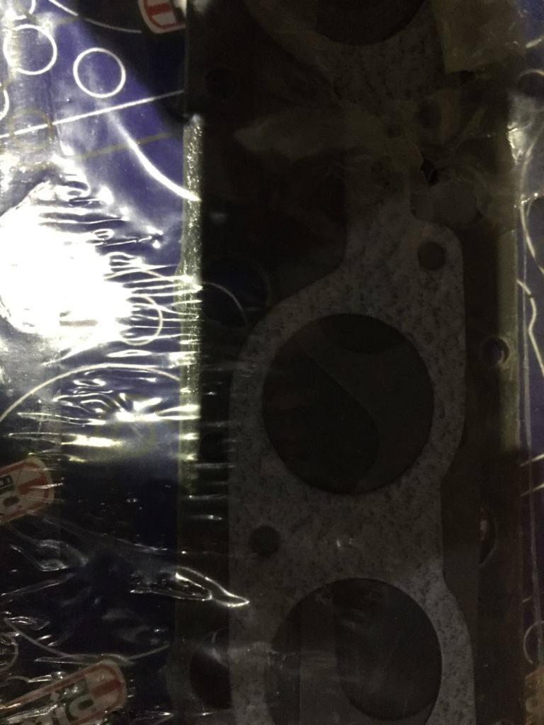 Rover 2 litre T series gasket and seal set.