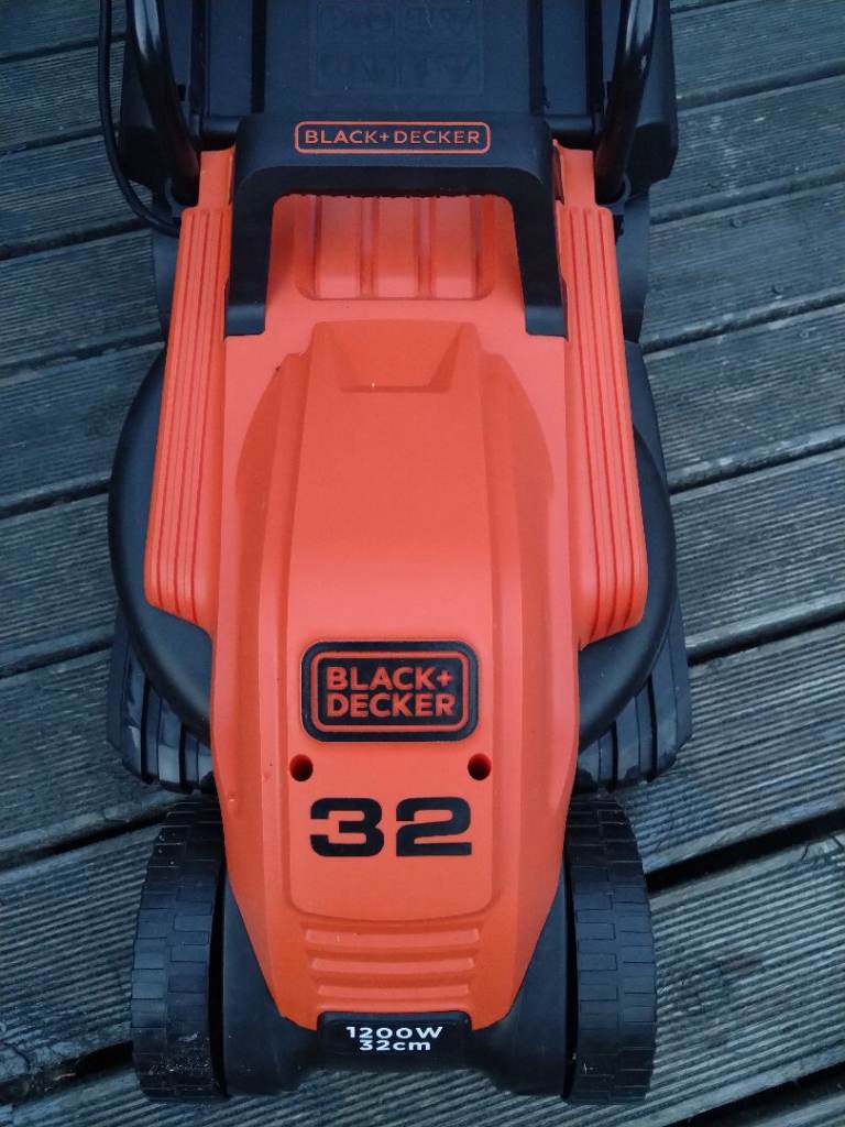 Black & Decker lawnmower 1200W 32cm never used 