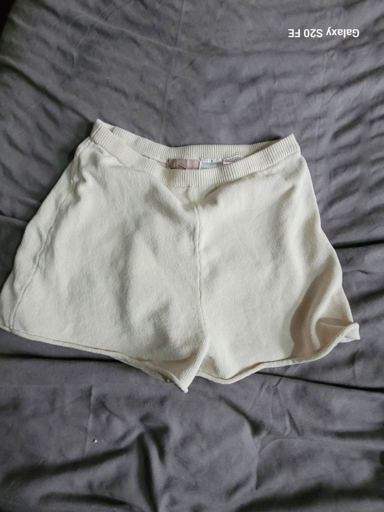✨ Open to Offers! H&M US S Cream Knit Terry Cloth Lounge Shorts - Preloved Deal! ✨