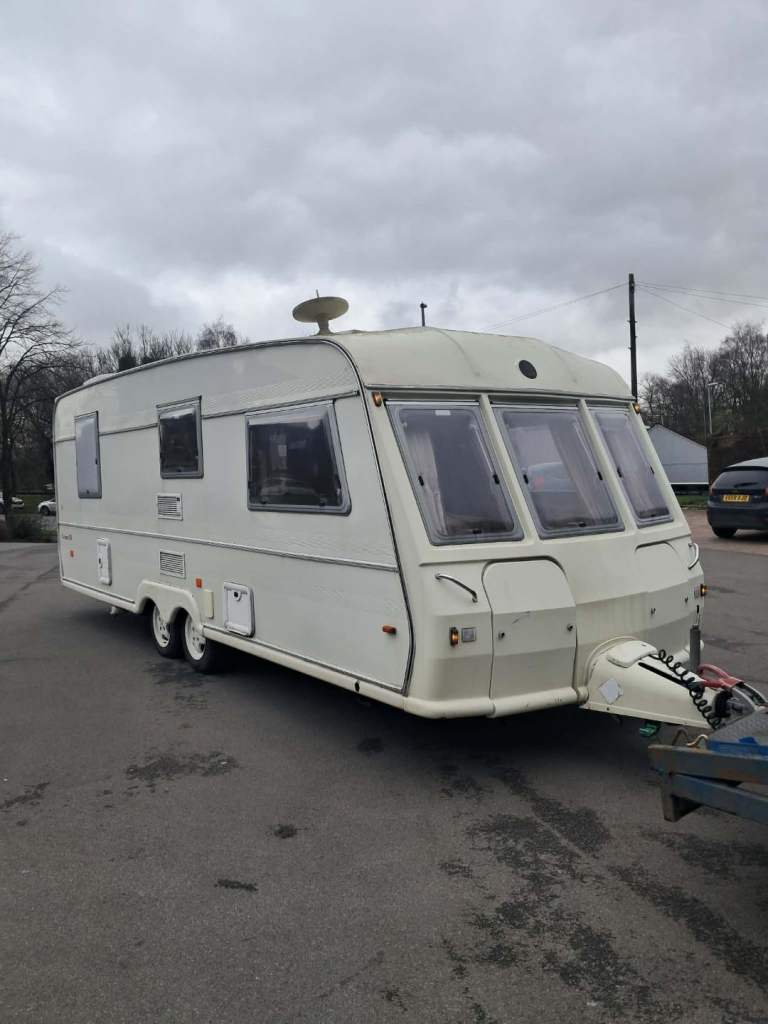 4 BERTH CARAVAN MUST SEE!!