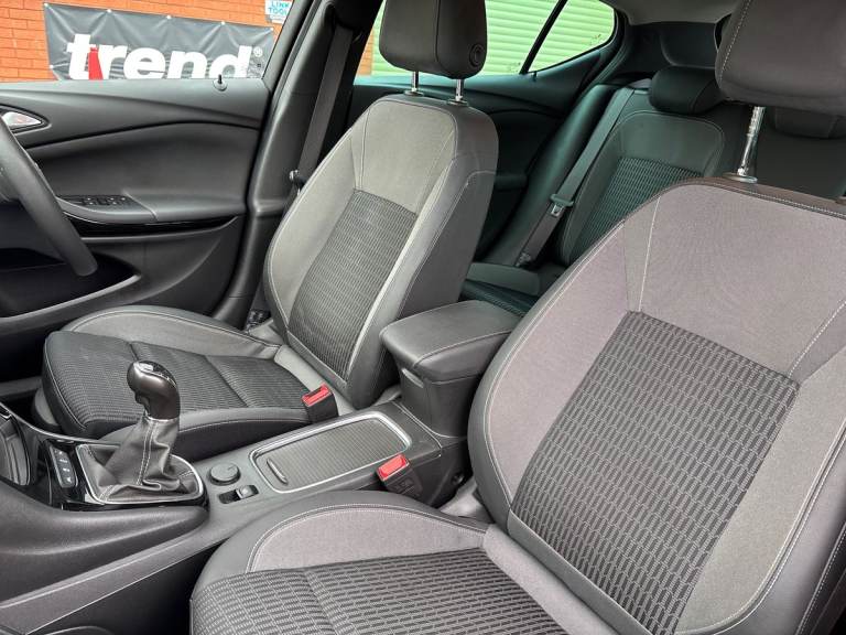 2021 Vauxhall Astra Astra Griffin EDN 1.2 T 5sr Hatchback Petrol Manual