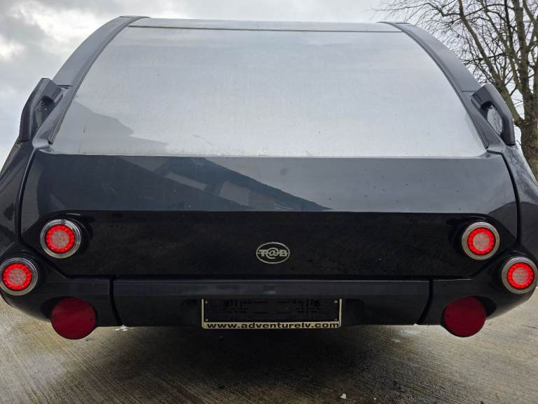 Tab 320 rs metropolis 2018 its stunning as new with air awning