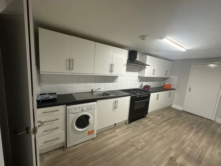 image for Full kitchen on sale 