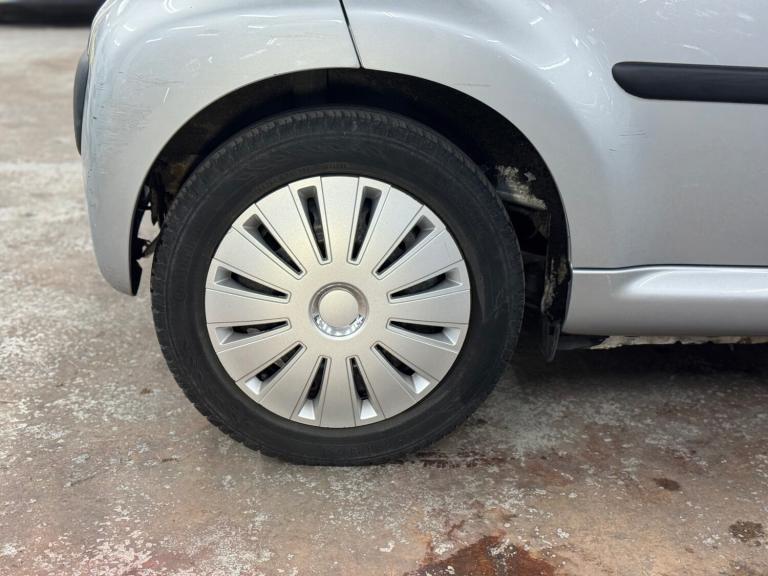 2009 Peugeot 107 1.0 Urban 5dr 2-Tronic HATCHBACK Petrol Automatic