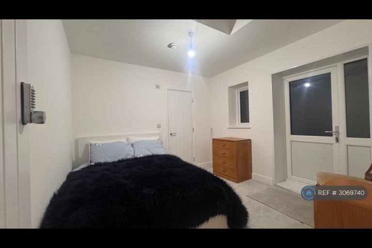 1 bedroom in Latham Road, Bexleyheath, DA6 (#3069740)