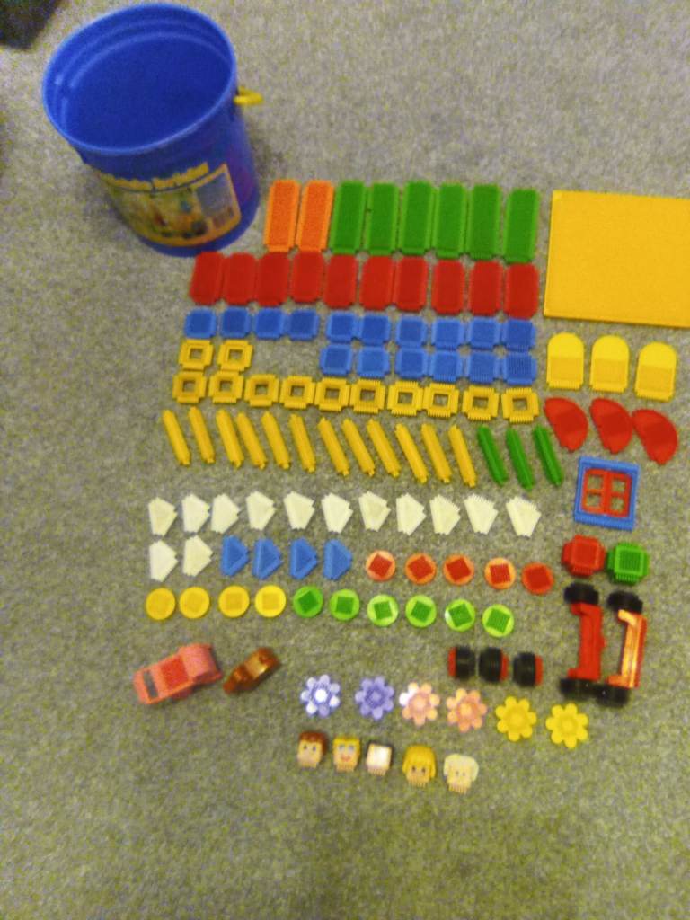 image for Tub of stickle bricks 