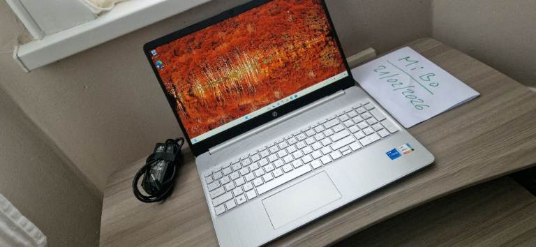 DISCOUNTED (SCRATCHES) 2024 11th gen 15.6" Core i5 16GB RAM 256GB SSD HP Win11 MS Office Laptop PC