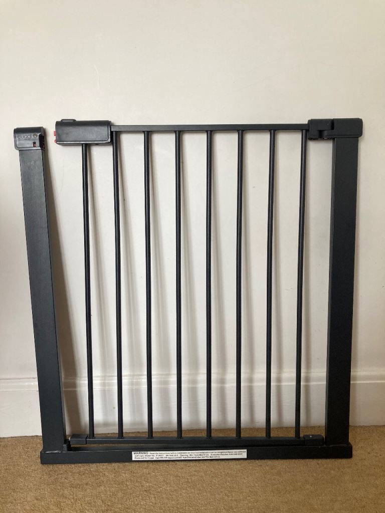 Baby gate - Cuggl Pressure Fit Safety Gate – Grey – New & Unused with box, manual, fittings