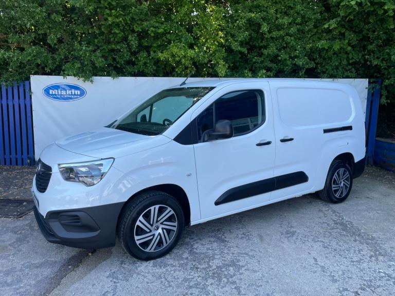 2021 Vauxhall Combo 2300 1.5 Turbo D 100ps LWB Dynamic Diesel Van In white  PANEL VAN Diesel Manual