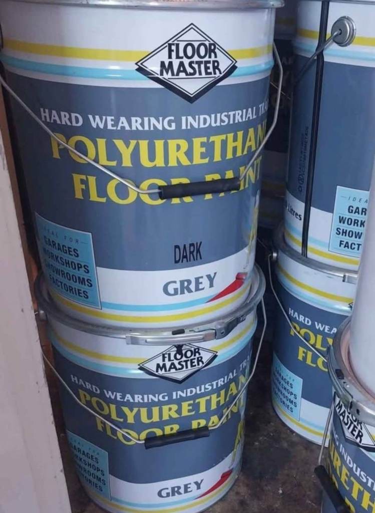Heavy duty floor paint 
