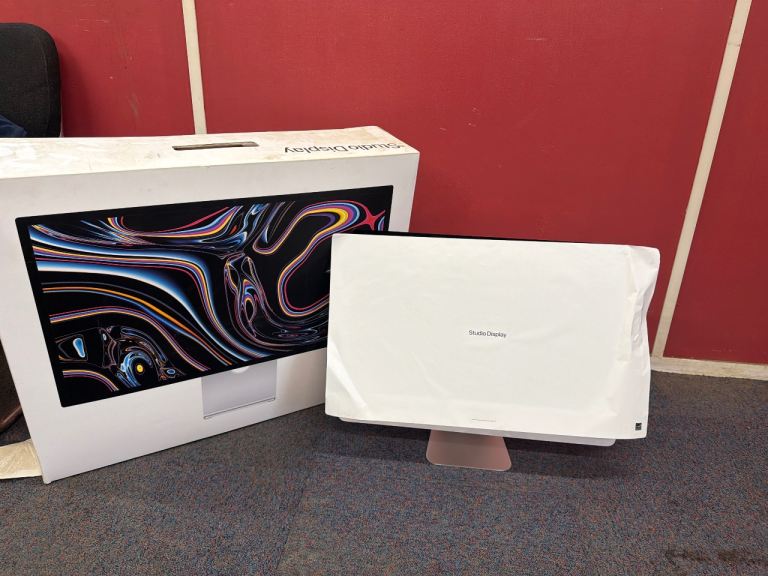 Apple Studio Display 