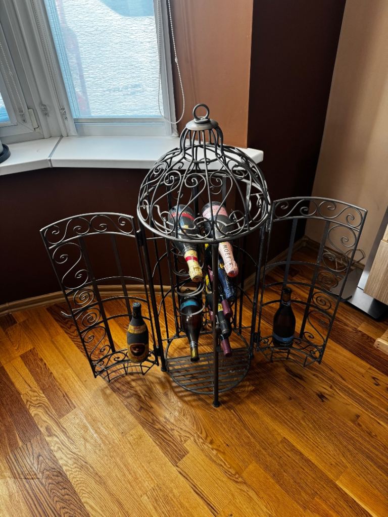 Wine iron rack