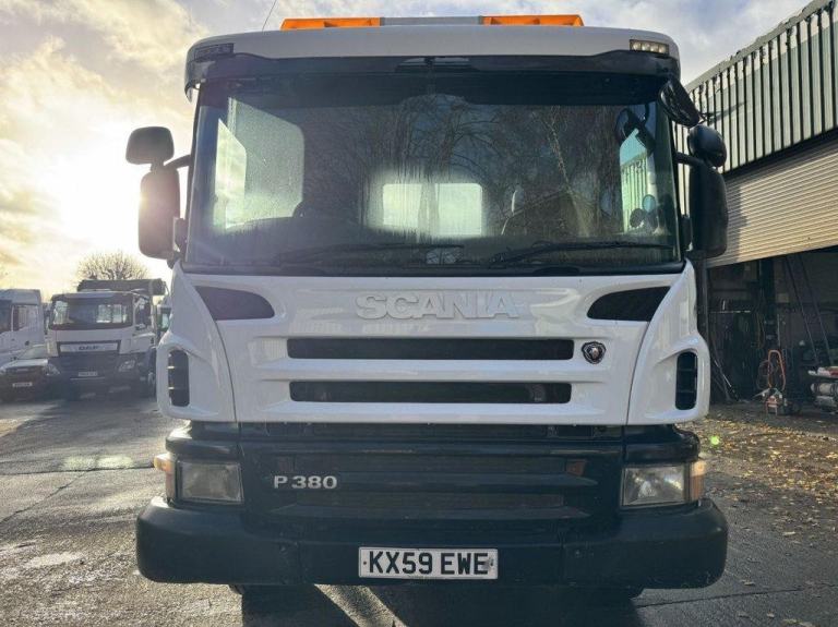 2009 SCANIA P380 8X4 HOOK LOADER