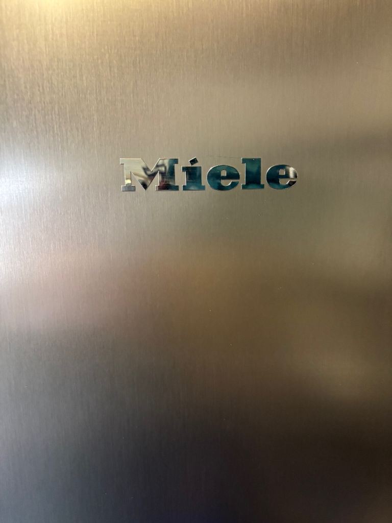Miele Fridge Freezer – KD4052 E Silver, excellent condition