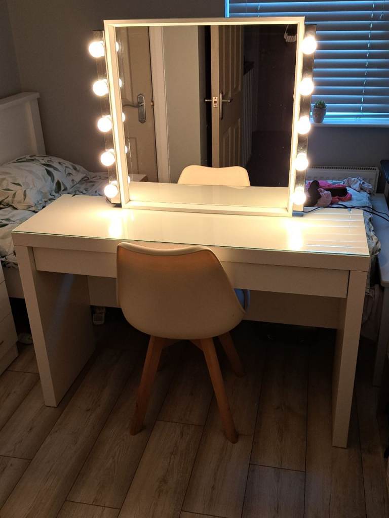 Vanity table 