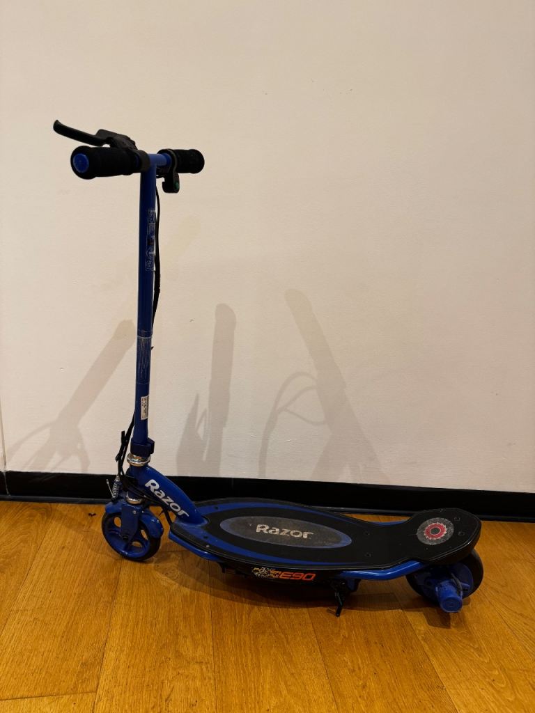 Razor E90 children’s electric Scooter – Blue, Good Condition