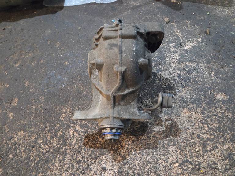 BMW 5 Series F10 F11 Rear Differential Diff 7573819 2.0 Diesel