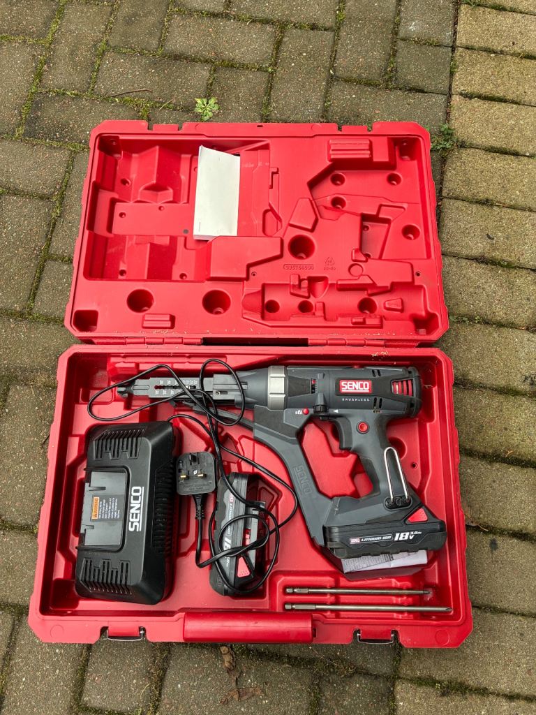 Senco Screwgun with collated Screws
