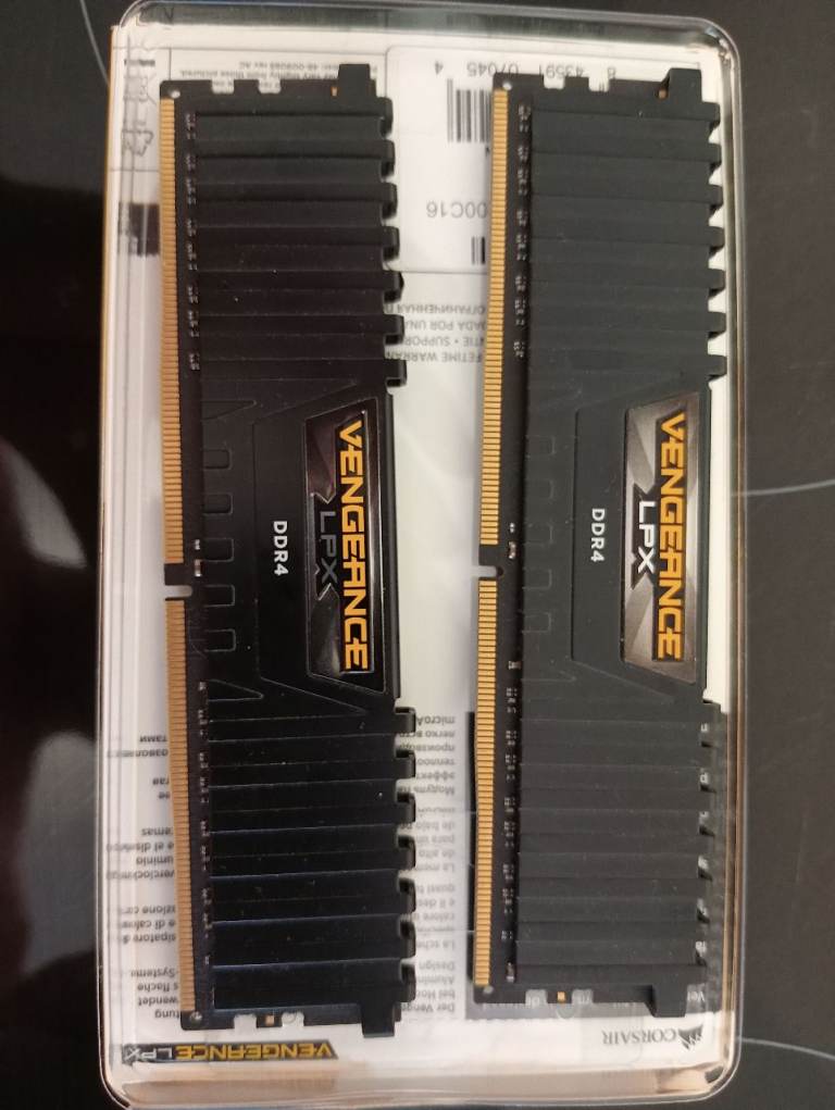 Corsair 32gigs of 3600mhz ddr4