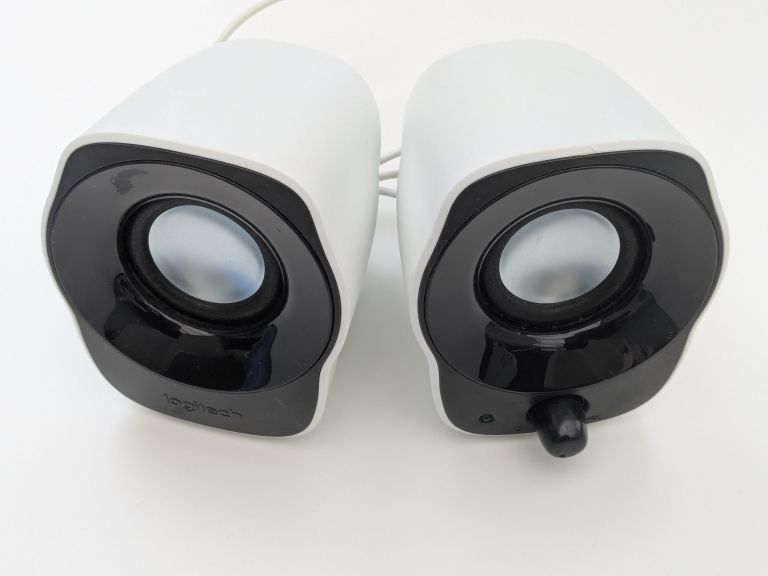 Logitech Z120 Compact Stereo Speakers - White/Black - USB-powered & jack - Used