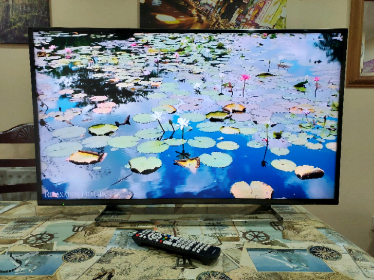 40" Panasonic LED 4K UHD HDR smart tv